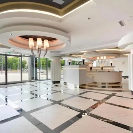 Hanza Tower White 23 Pool & Jacussi *